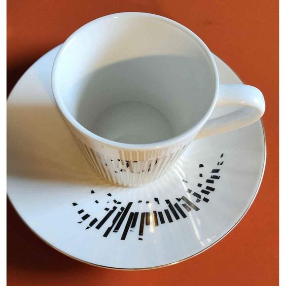 Dining Artist Luycho Illusion Cup Saucer Horse Running Animation